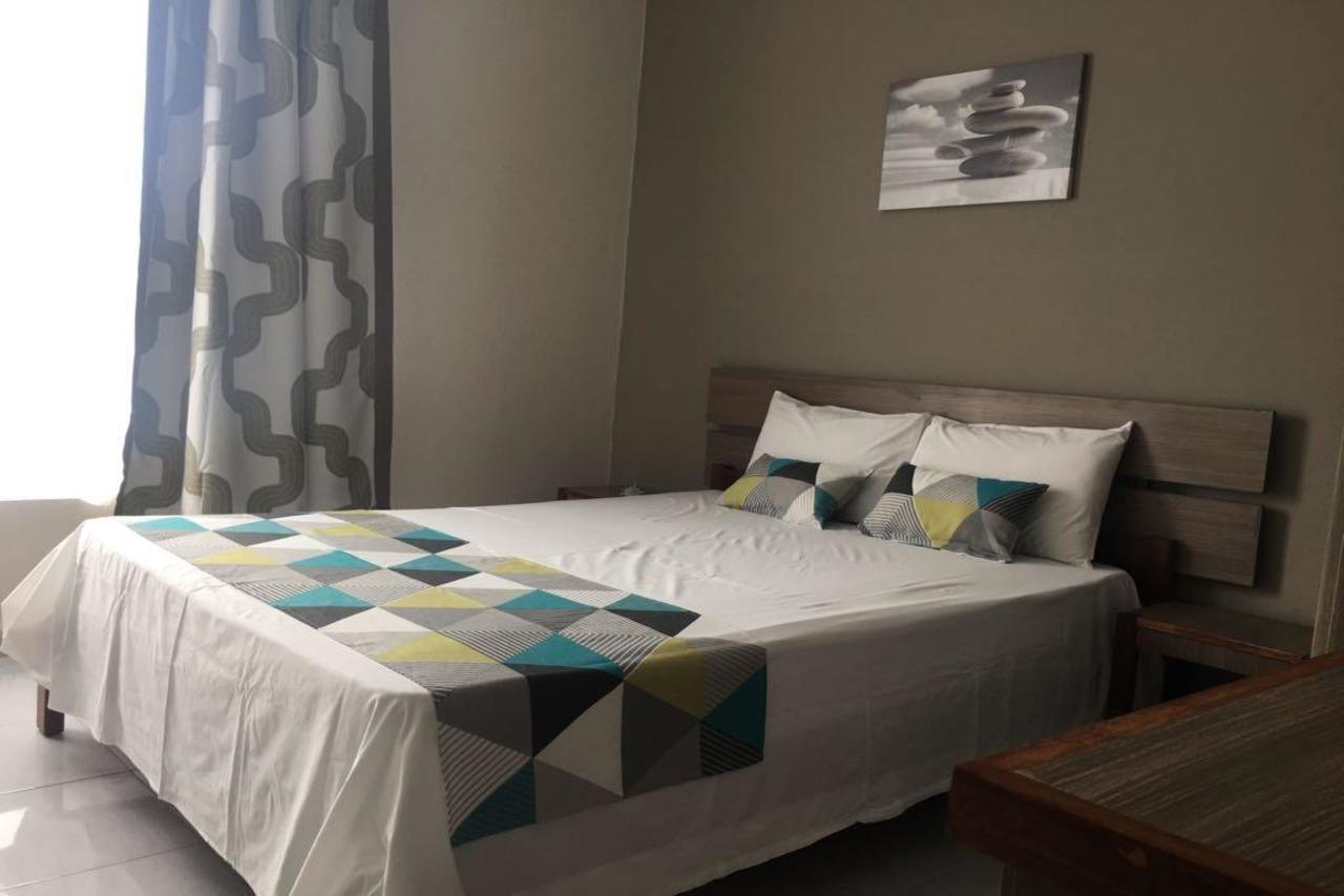 Seaview Holiday Apartments Grand Baie Bagian luar foto