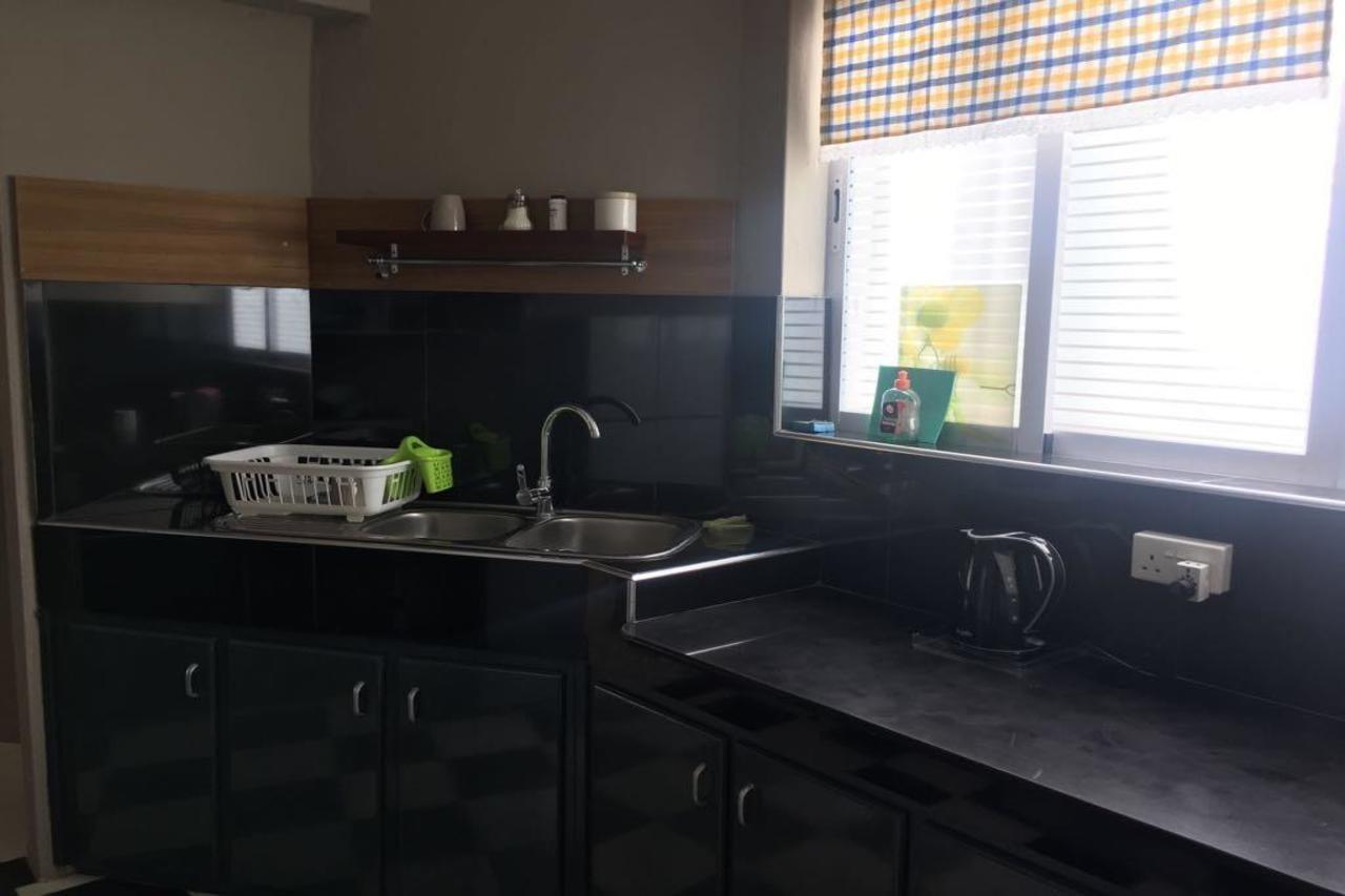 Seaview Holiday Apartments Grand Baie Bagian luar foto
