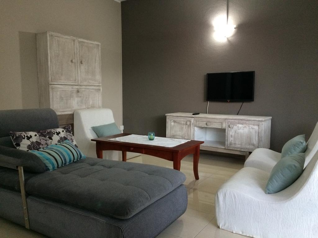 Seaview Holiday Apartments Grand Baie Bagian luar foto