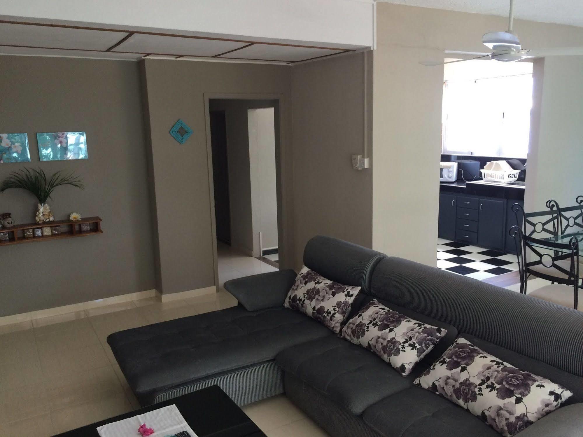 Seaview Holiday Apartments Grand Baie Bagian luar foto