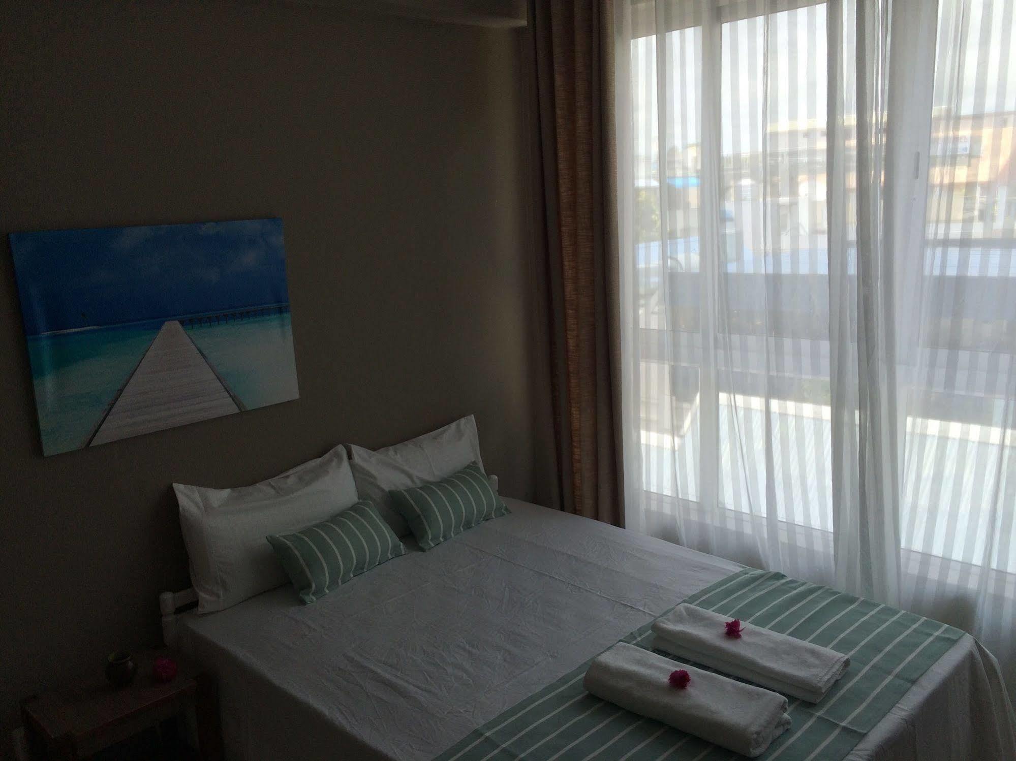 Seaview Holiday Apartments Grand Baie Bagian luar foto